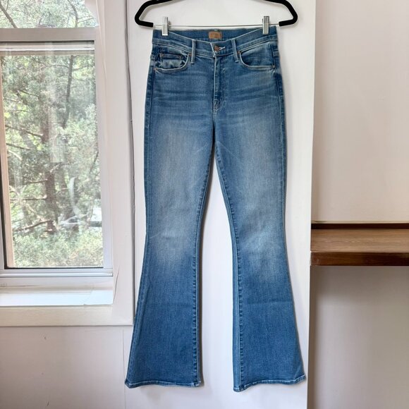 New MOTHER The Weekender Jeans Mid Rise Flare in Layover Wash Blue 25 - Picture 5 of 15